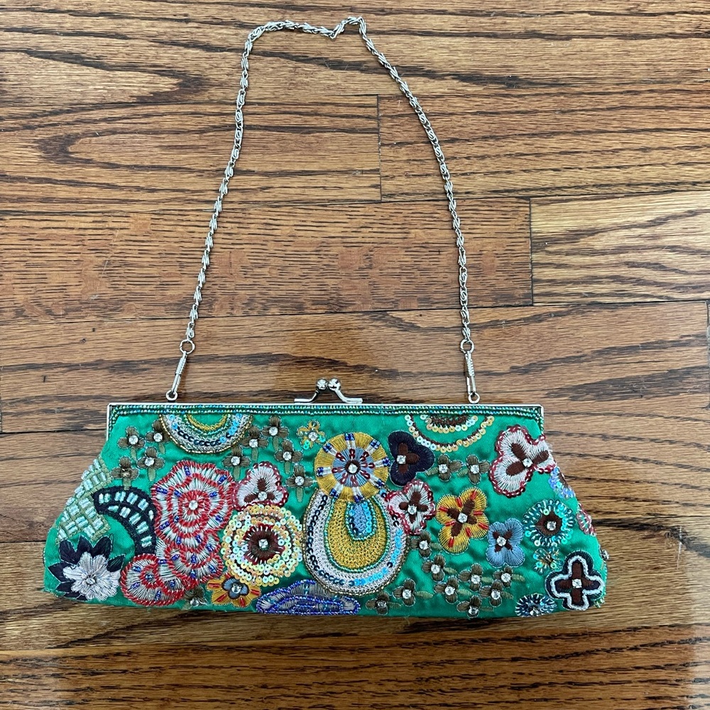 Vintage beaded clutch ✨